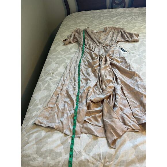 Callahan Sami midi dress tie front in blush size small NWT - Picture 9 of 10